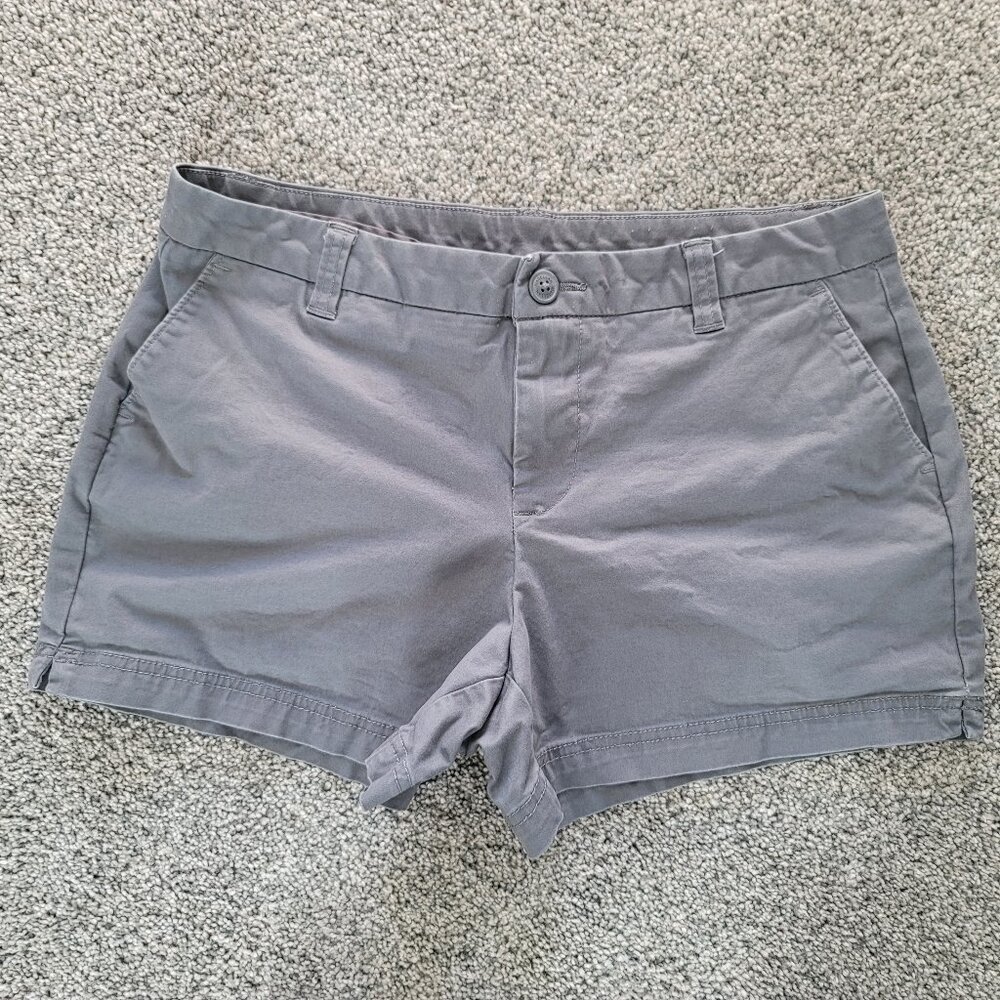 Magellan Shorts Women 6 Grey Chino   Size:  6